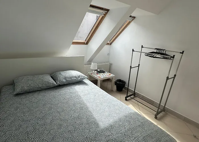 Bed and breakfast Golebia-budget *