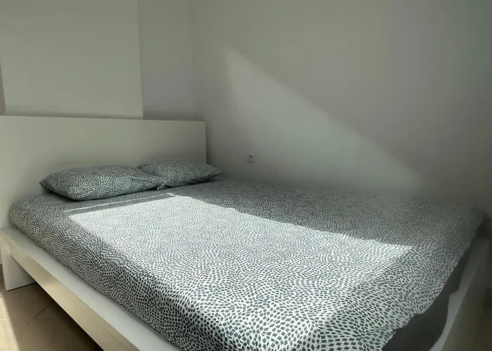 Bed and breakfast Golebia-budget *